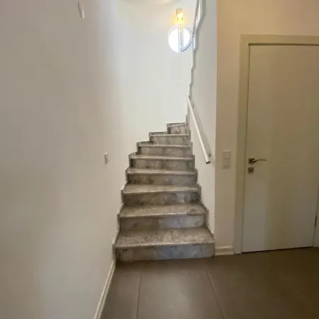 Alexa *